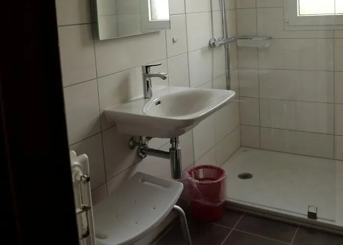 宾馆 托尔贡酒店 3*